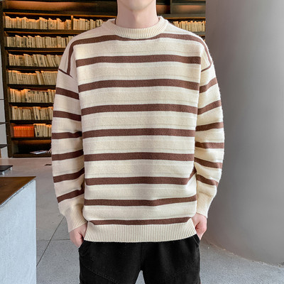 Novi model jesenskog muškog džempera sa ovalnom kragnom