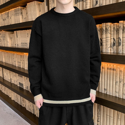 Novi model jesenskog muškog džempera sa ovalnom kragnom