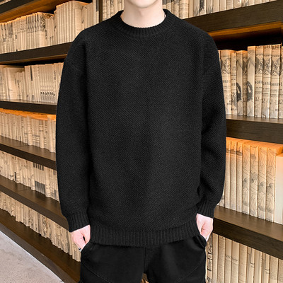 Novi model jesenskog muškog džempera sa ovalnom kragnom