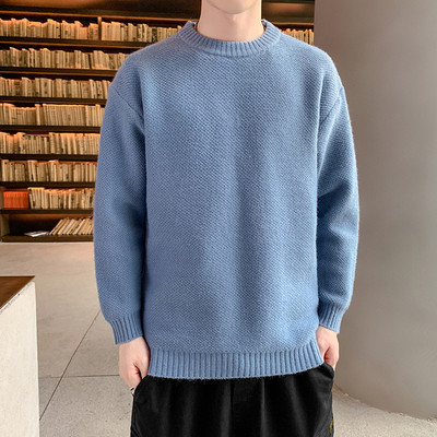 Novi model jesenskog muškog džempera sa ovalnom kragnom