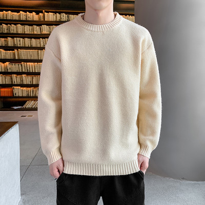 Novi model jesenskog muškog džempera sa ovalnom kragnom