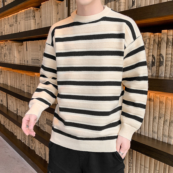 Novi model jesenskog muškog džempera sa ovalnom kragnom