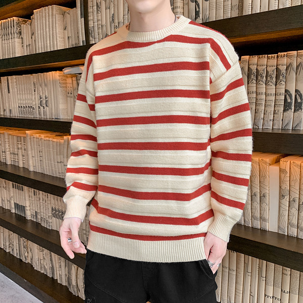 Novi model jesenskog muškog džempera sa ovalnom kragnom