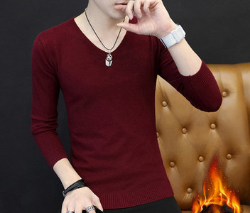 Polsterēts vīriešu džemperis ar V veida kakla izgriezumu