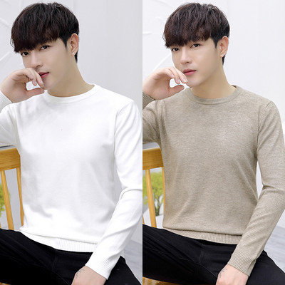 Vienkrāsains vīriešu džemperis ar ovālu kakla izgriezumu