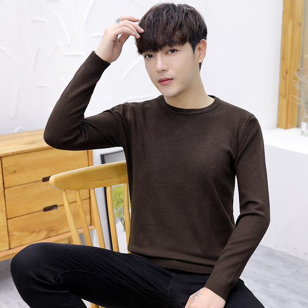 Vienkrāsains vīriešu džemperis ar ovālu kakla izgriezumu