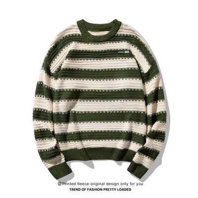 Muški prugasti pulover s ovalnim ovratnikom