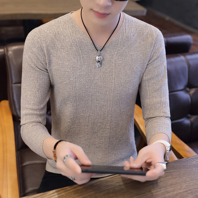 Vienkrāsains vīriešu džempera modelis