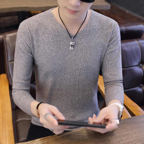 Vienkrāsains vīriešu džempera modelis