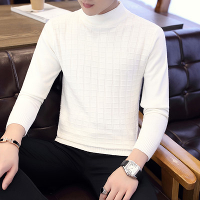 Ανδρικό μοντέλο με casual πουλόβερ