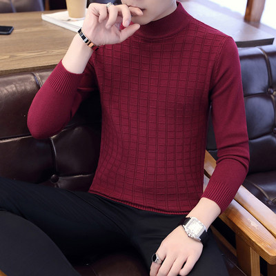 Ανδρικό μοντέλο με casual πουλόβερ