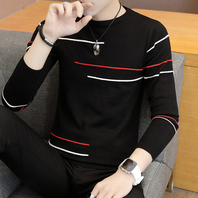 Rudens vīriešu blūze ar uzrakstu un ovālu kakla izgriezumu