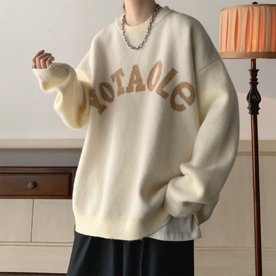 Vīriešu džempera plats modelis ar uzrakstu