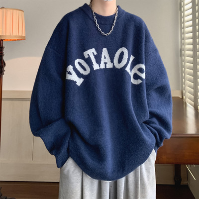 Vīriešu džempera plats modelis ar uzrakstu