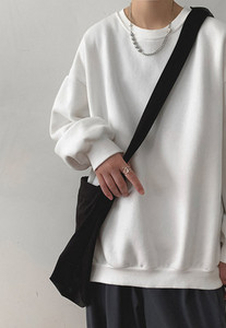 Brīva vīriešu blūze ar garām piedurknēm