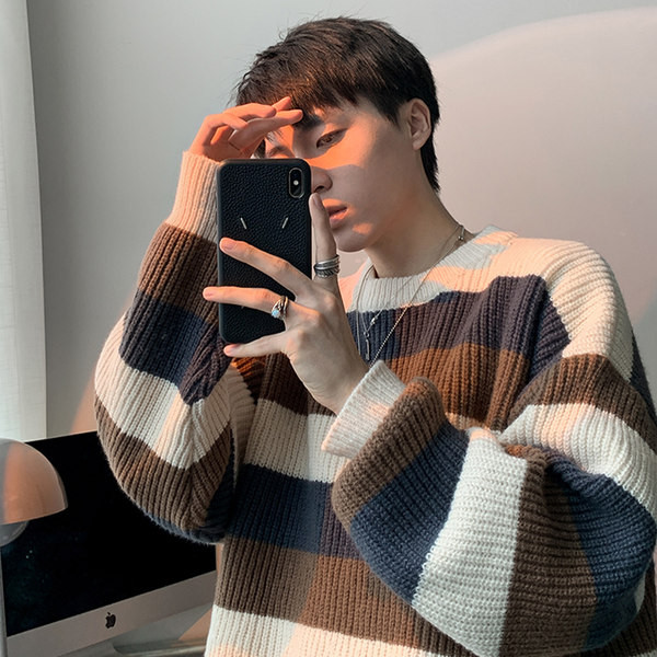 Vīriešu svītraina džempera plats raksts