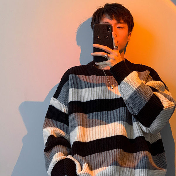 Vīriešu svītraina džempera plats raksts