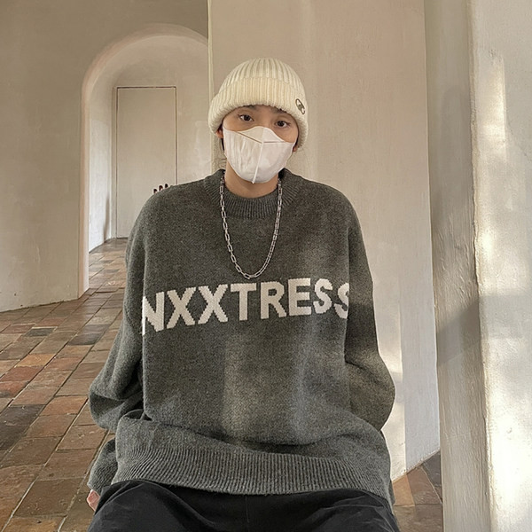 Retro model muškog džempera sa natpisom