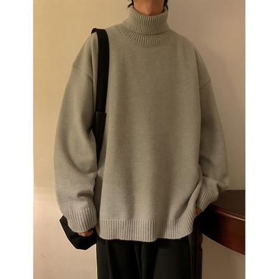 Obični muški pulover s polo ovratnikom i postavom