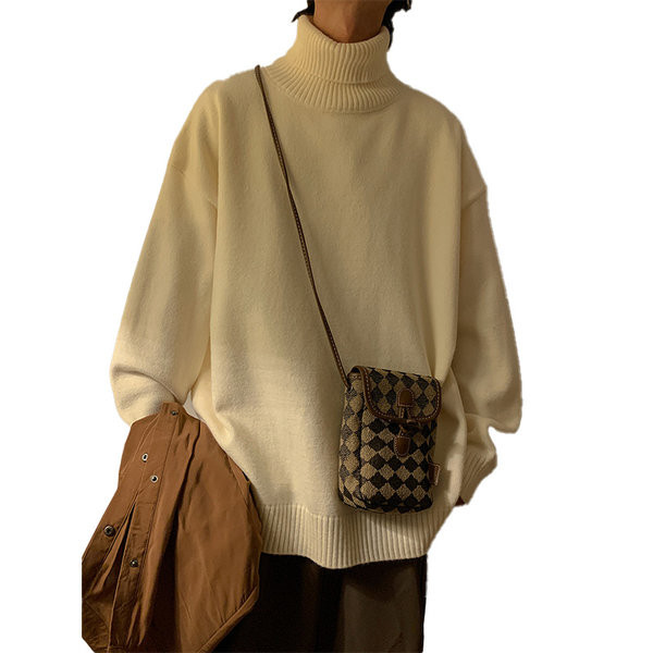 Obični muški pulover s polo ovratnikom i postavom