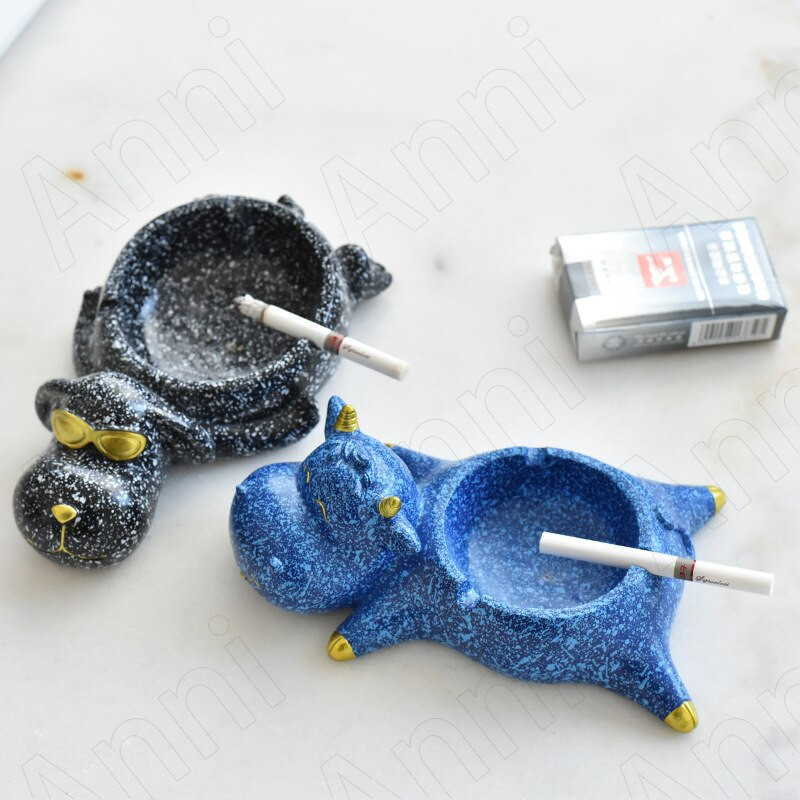 Ευρωπαϊκό τασάκι από ρητίνη Δημιουργικότητα Χαριτωμένο καρτούν αγελάδα γραφείου γραφείου Αστεία Κοινωνία Διακόσμηση σπιτιού σκυλιών Μοντέρνα στολίδια