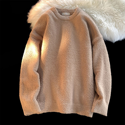 Vīriešu plīša džemperis ar ovālu kakla izgriezumu