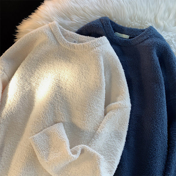 Vīriešu plīša džemperis ar ovālu kakla izgriezumu