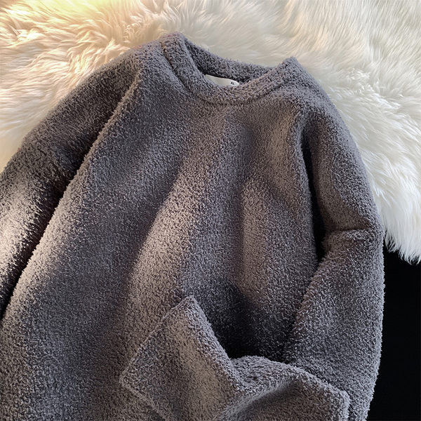 Vīriešu plīša džemperis ar ovālu kakla izgriezumu