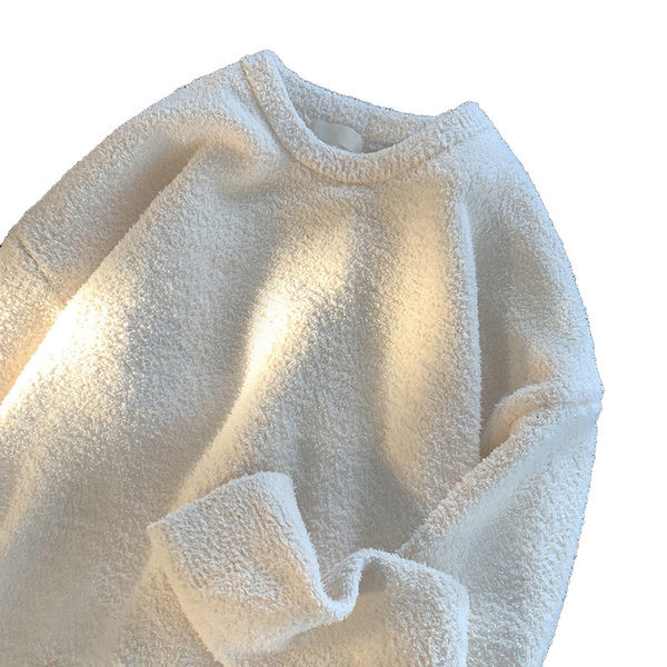 Vīriešu plīša džemperis ar ovālu kakla izgriezumu