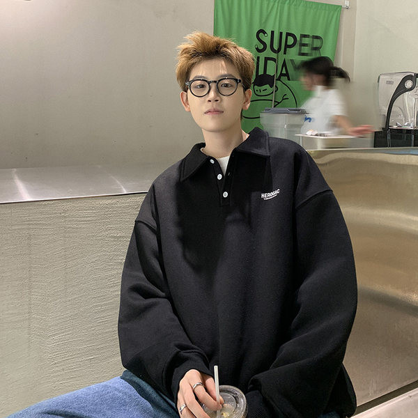 Vīriešu džemperis ar klasisku apkakli un kabatu