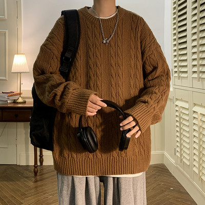 Adīts vīriešu džemperis ar ovālu kakla izgriezumu - plats modelis