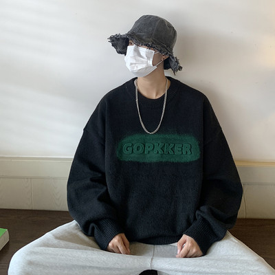 Μοντέρνο ανδρικό πουλόβερ με επιγραφή