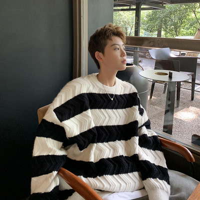 Ανδρικό πλεκτό πουλόβερ με στρογγυλή λαιμόκοψη