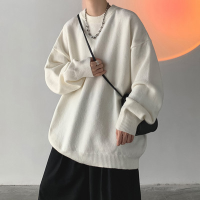 Ikdienas vīriešu džemperis ar apaļu apkakli - plats modelis