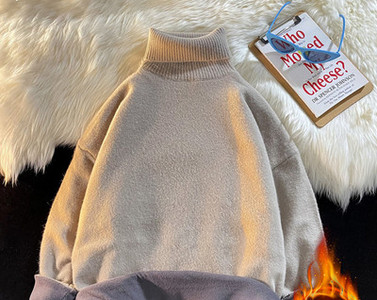 Μοντέρνο ανδρικό πουλόβερ με ψηλό γιακά πόλο