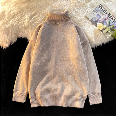 Μοντέρνο ανδρικό πουλόβερ με ψηλό γιακά πόλο