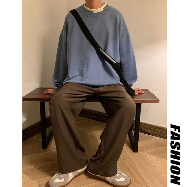 Vienkrāsains vīriešu džemperis ar apaļu apkakli