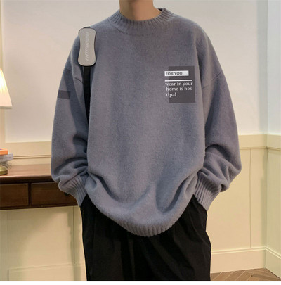 Plats vīriešu džemperis ar ovālu kakla izgriezumu