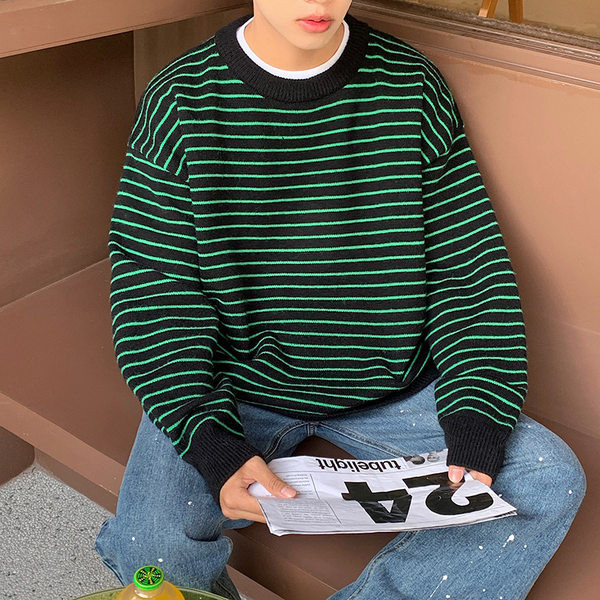 Muški prugasti pulover s okruglim izrezom