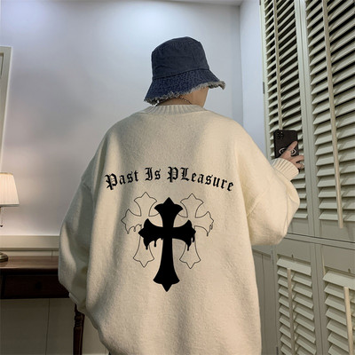 Ανδρικό χειμωνιάτικο πουλόβερ με στάμπα στην πλάτη