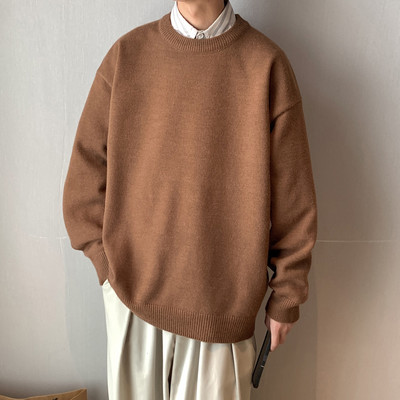 Μονόχρωμο ανδρικό πουλόβερ με λαιμόκοψη O και μακριά μανίκια