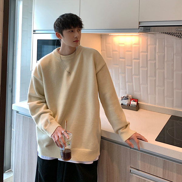 Μονόχρωμο ανδρικό πουλόβερ με λαιμόκοψη O και μακριά μανίκια