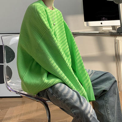 Plata raksta vīriešu džemperis