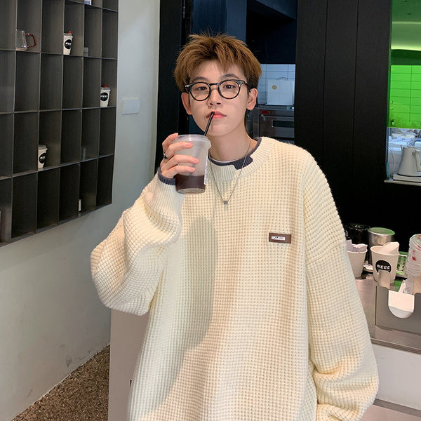 Vīriešu trikotāžas džemperis ar ovālu kakla izgriezumu - plats raksts