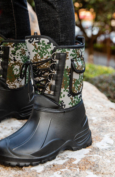 Vīriešu ziemas zābaki ar raupju zoli