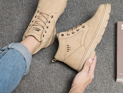 Vīriešu ikdienas zābaki ar uzrakstiem