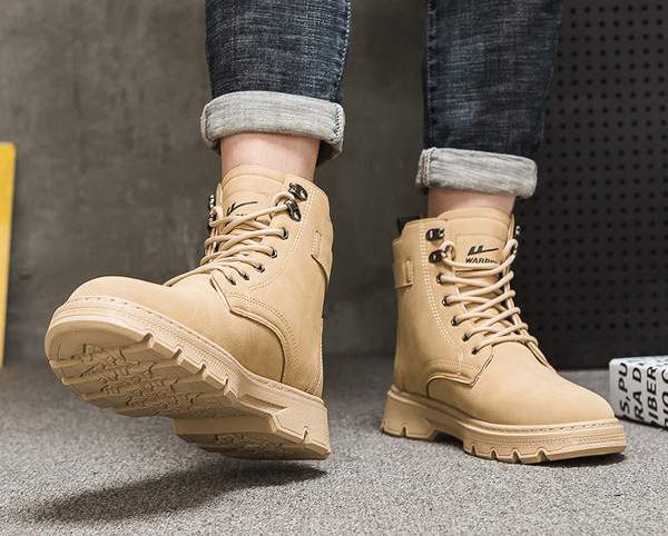 Vīriešu ikdienas zābaki ar uzrakstiem