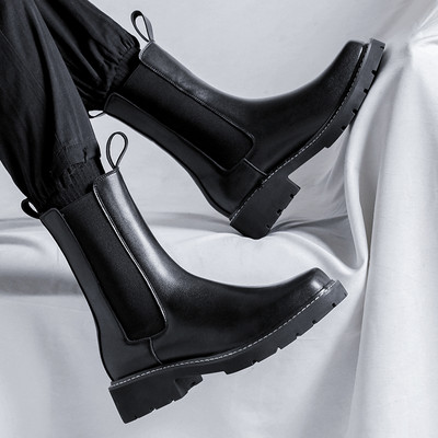 Ανδρικές δερμάτινες μπότες σε μαύρο και άσπρο