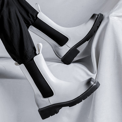 Ανδρικές δερμάτινες μπότες σε μαύρο και άσπρο