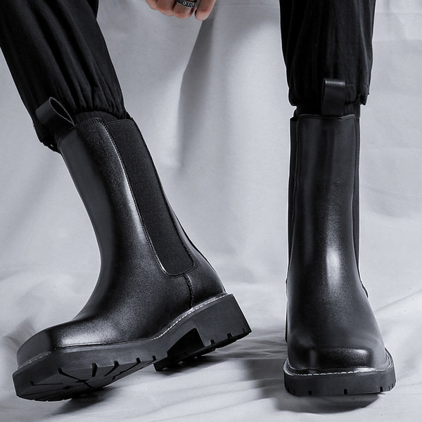 Ανδρικές δερμάτινες μπότες σε μαύρο και άσπρο